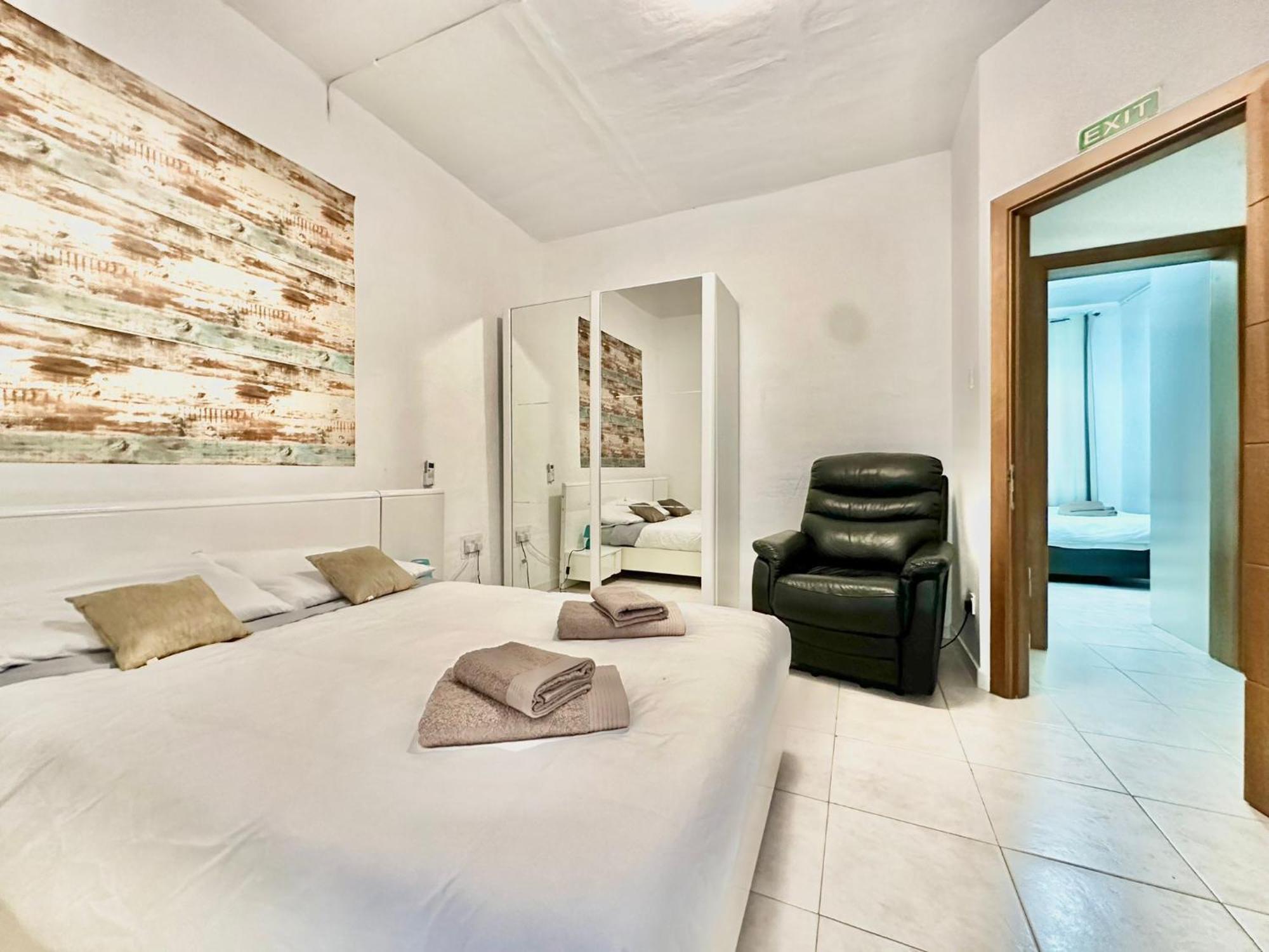 Valletta 3-bedroom townhouse Exteriör bild